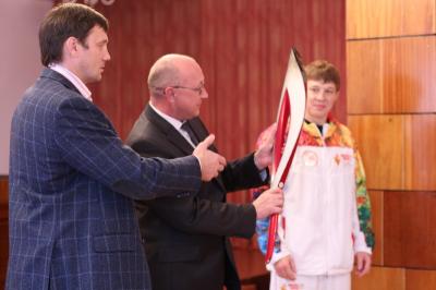 Иван Нифонтов свой олимпийский факел преподнёс в дар Ново-Рязанской ТЭЦ